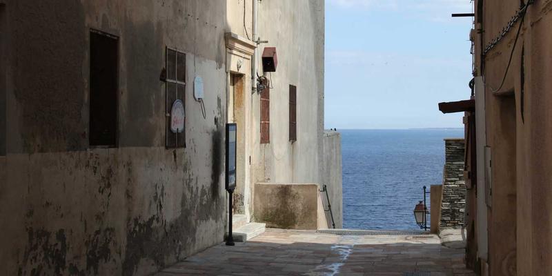 中国科技疯狂追赶：当创新节奏遇上流行音乐的文化共振